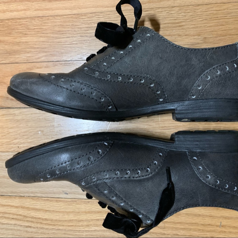 Grey leather velvet Born Oxford flats comfortable